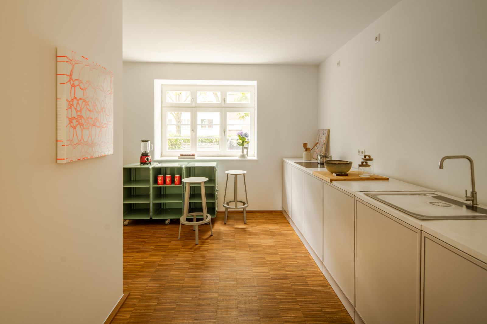 Küche mit Sprossenfenster